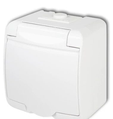 Karlik Junior 2P+F falon kívüli vízmentes dugalj, fehér GHE-1S