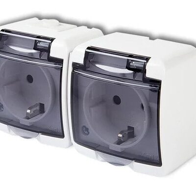 Karlik Junior 2x2P+F falon kívüli vízmentes dupla dugalj átlátszó, fehér GHE-2SD