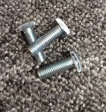 Bojler csavar alaplap-hoz négylapfej